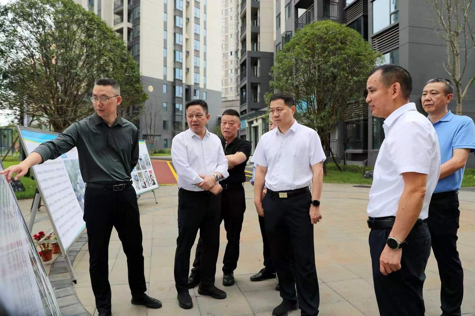 市长调研城发1.jpg